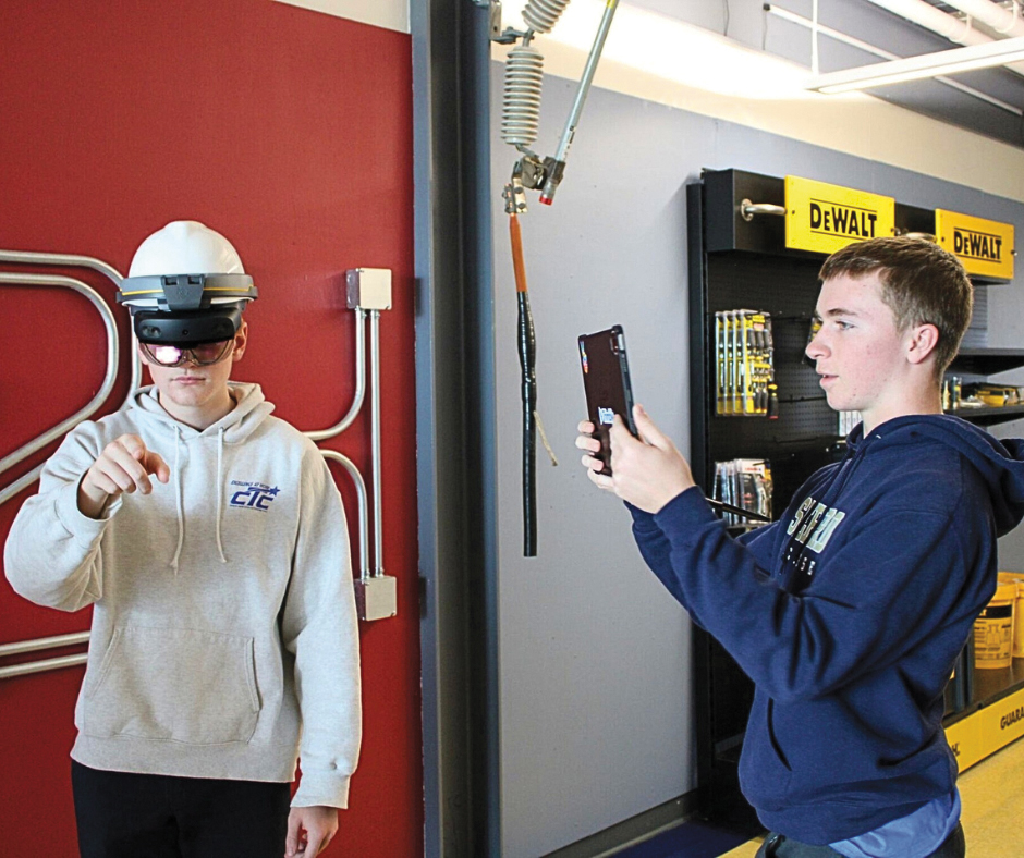 Local 24’s JATC hosted an Industry Connect event, where high school students tested VR headsets.