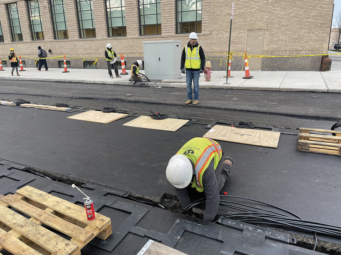 Members of Detroit Local 58 successfully installed the first EV charging road in North America, paving the way for the next era in electric vehicle infrastructure. “The buzz around Detroit has been the renaissance of the Motor City as an electric vehicle hub, and this is one more piece of it,” Local 58 Business Representative Byron Osbern said.