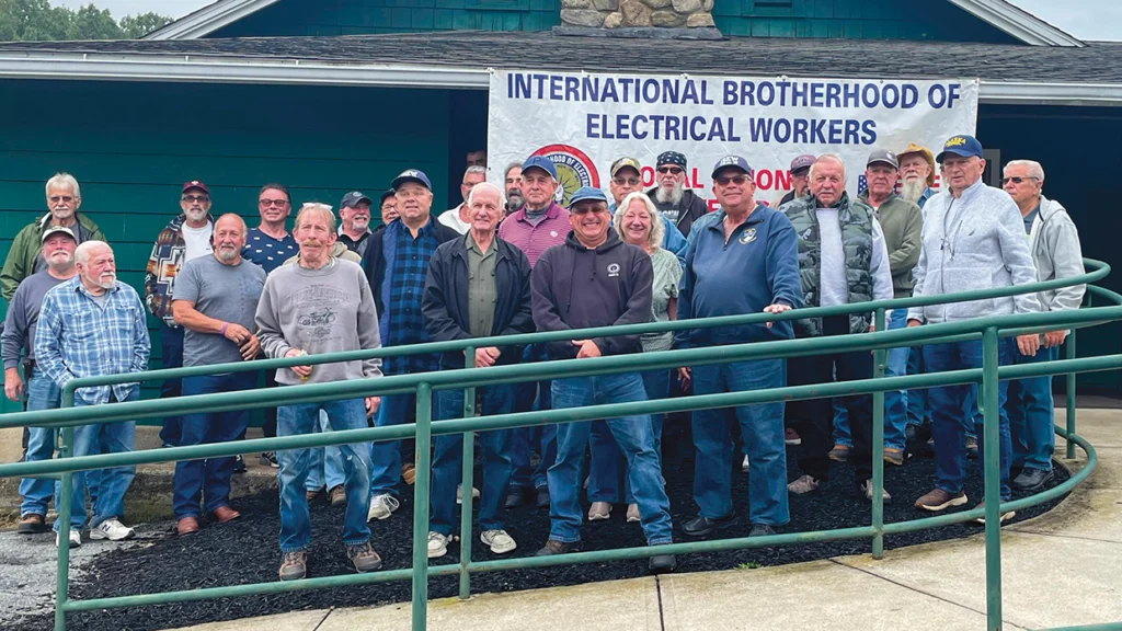 Local 35 retirees at the club’s annual outing.