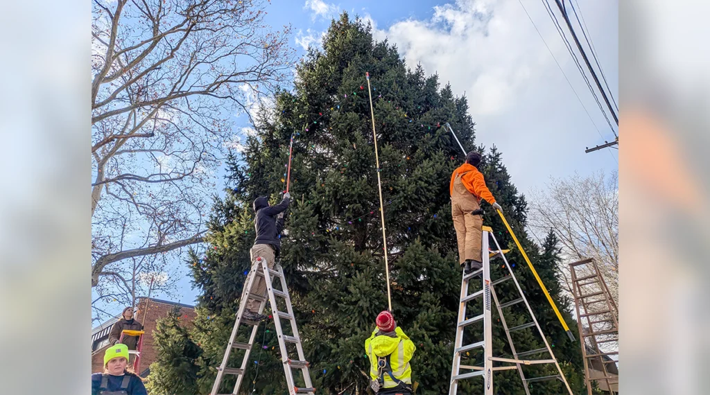 Local 38’s RENEW chapter and Women’s Committee stepped in to complete the May Dugan Center’s Christmas lights in Cleveland.