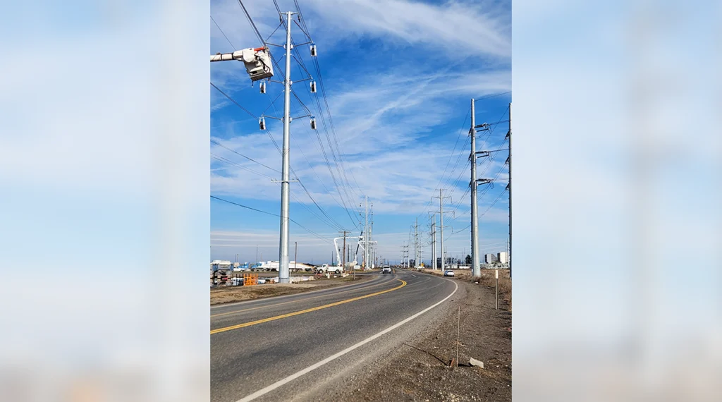 Local 125 crews from Michels Power and Sturgeon Electric Building upgrading lines in Boardman, Ore.